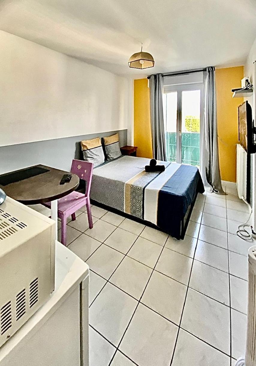 Appartement Proche Gare Et Centre Ville Melun Exteriör bild