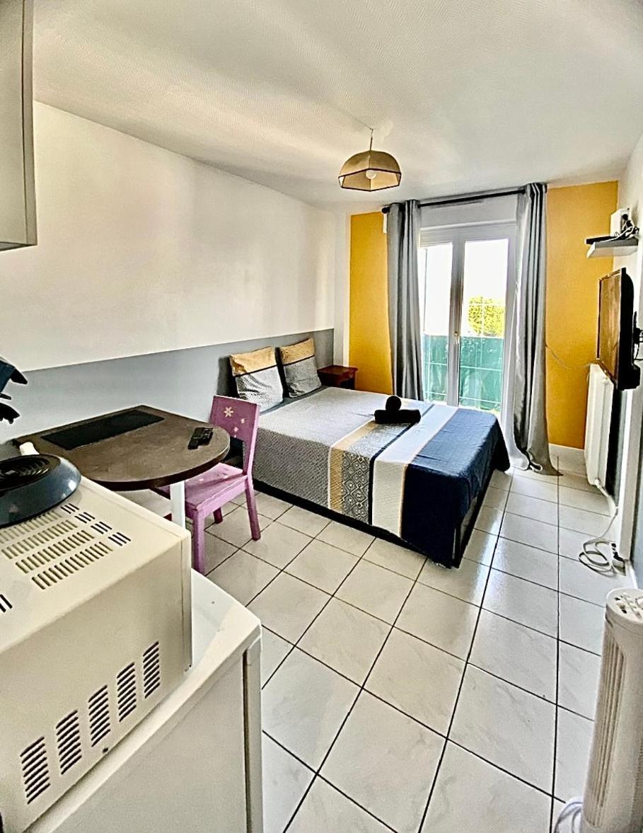 Appartement Proche Gare Et Centre Ville Melun Exteriör bild